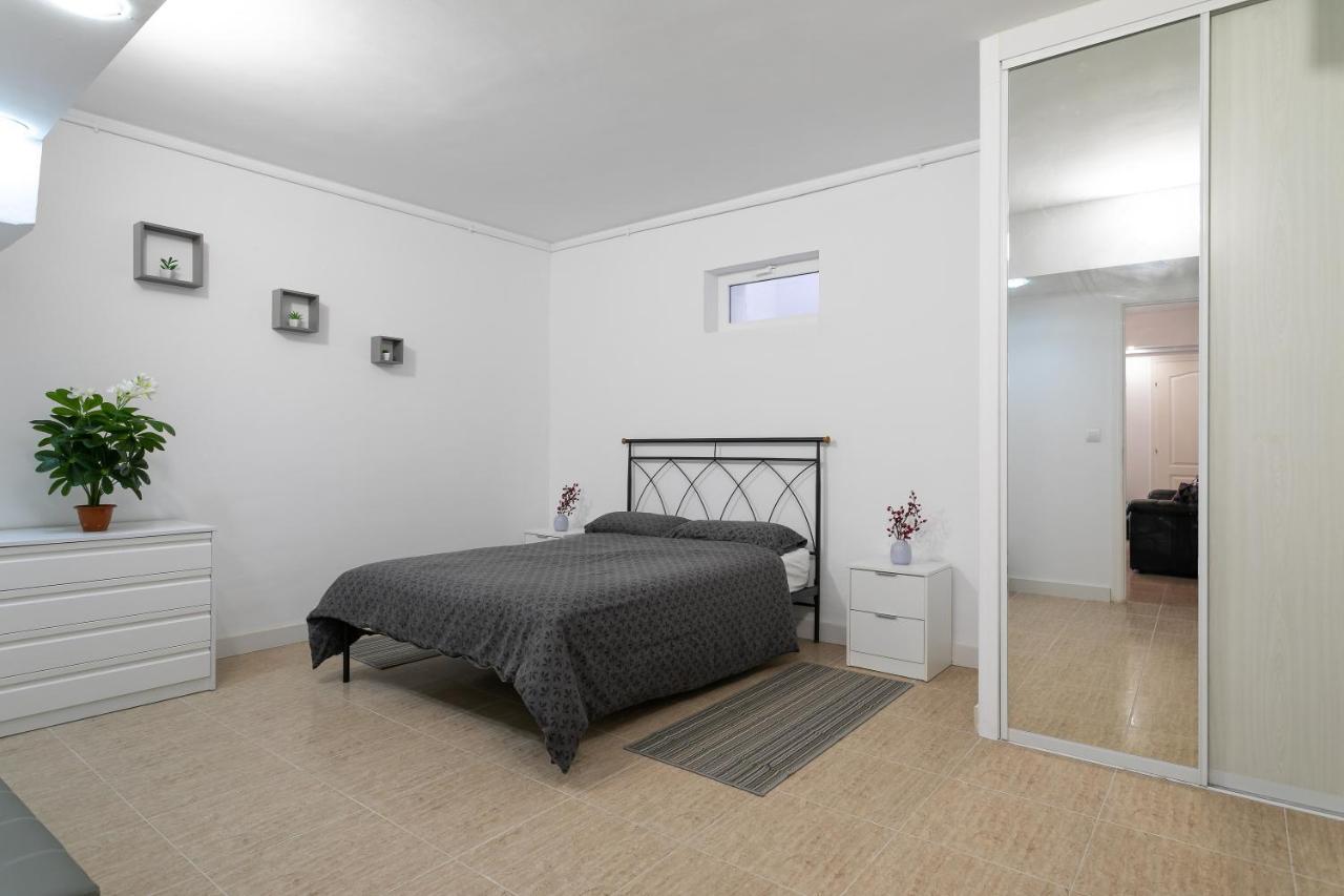 Rr Villa Monforte del Cid Экстерьер фото